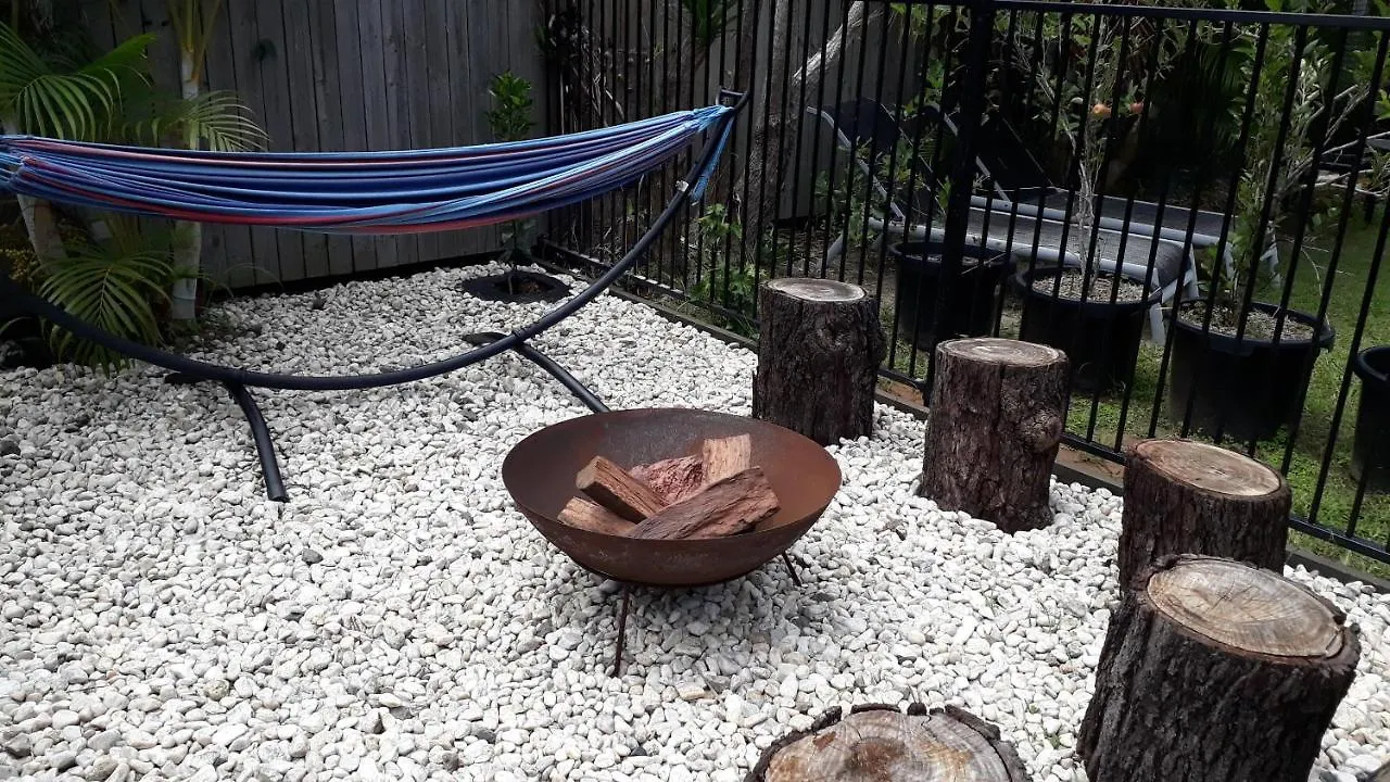 Maple Villa - The Beach House By The Bay Brisbane Australia