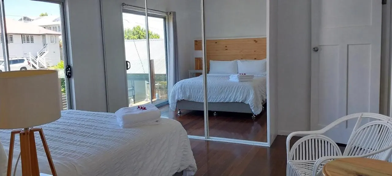 Maple Villa - The Beach House By The Bay Brisbane